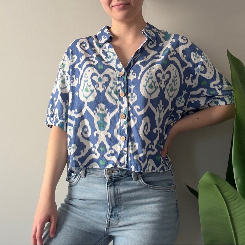 Christian Siriano Blue and White Button Down Shirt Abstract Pattern Print Collar